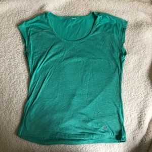 EUC Bally Total Fitness Workout Top